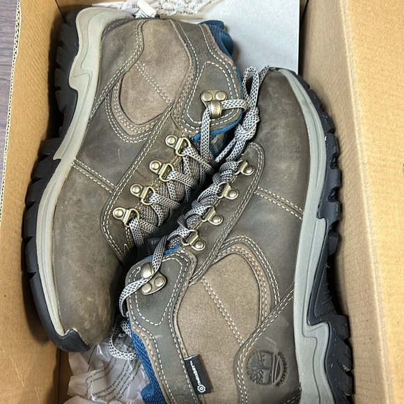 Timberland Mt. Maddsen Mid Waterproof Hiking Boots - Picture 3 of 5